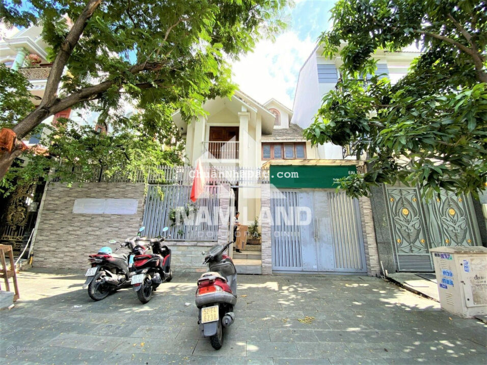 Biệt thự An Phú sau Metro có hầm, sân vườn nhỏ, 2 lầu 4 phòng lớn giá 45 triệu