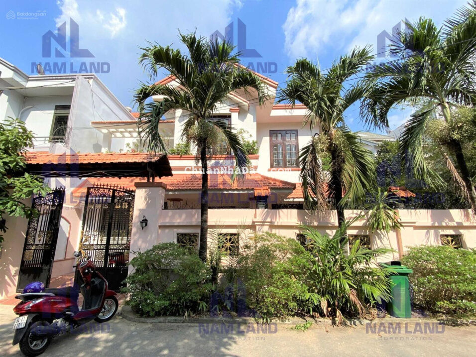 Villa 260m2 Thảo Điền - sân vườn, hồ cá, 3 phòng sơn sửa như mới giá 50 triệu