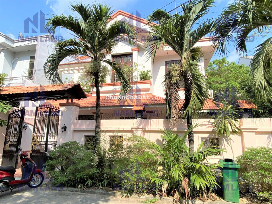 Villa 260m2 Thảo Điền - sân vườn, hồ cá, 3 phòng sơn sửa như mới giá 50 triệu