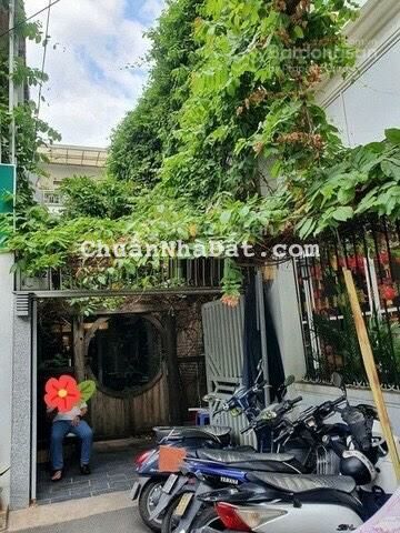 Ngang 6m - cho thuê nguyên căn có sân vườn 24 Phạm Ngọc Thạch, Quận 3