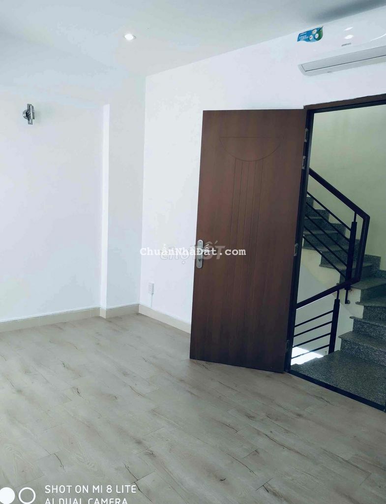 NHÀĐẸP SANG gần Hồ Con Rùa,1Trệt 2Lầu,Sân thg, P.Ngủ Rộng ở 4-5ng Ok