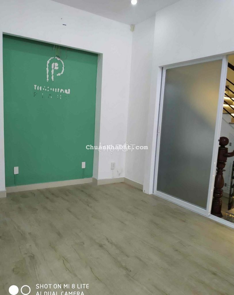 NHÀĐẸP SANG gần Hồ Con Rùa,1Trệt 2Lầu,Sân thg, P.Ngủ Rộng ở 4-5ng Ok