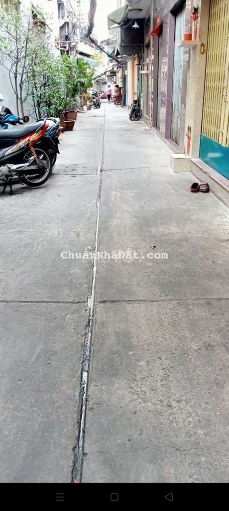 Nhà Võ Văn Tần, trệt 2 lầu, 2 phòng ngủ lớn, hẻm thông.