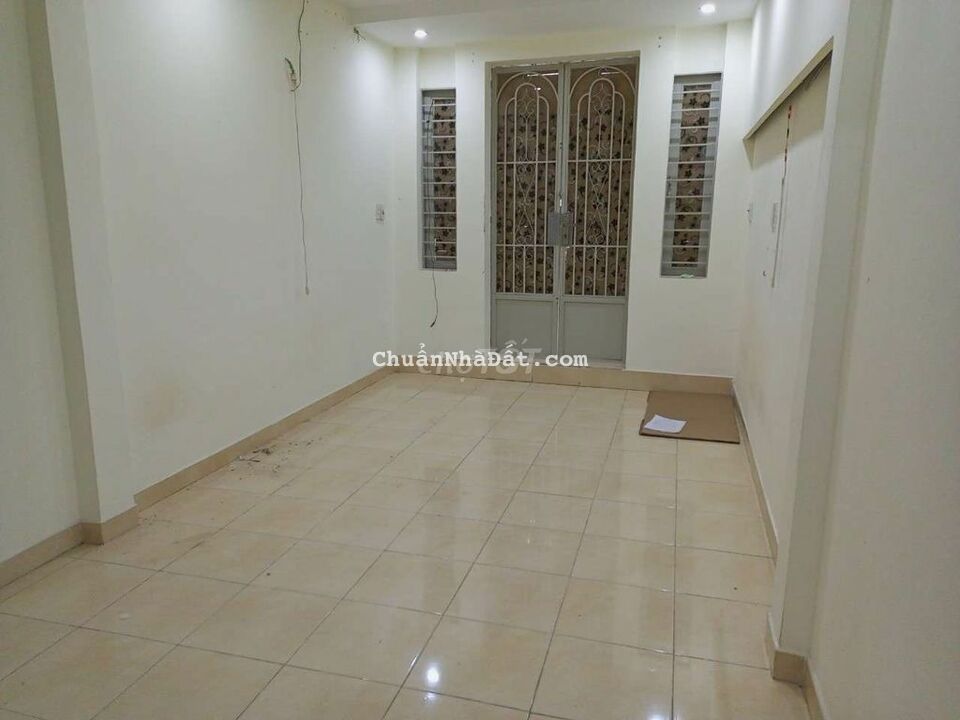 Nhà Võ Văn Tần, 1 trệt 2 lầu , 2 phòng ngủ lớn, 3 toilet