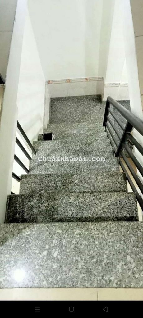 Nhà Võ Văn Tần 2 chiều, trệt 2 lầu, hẻm thông.