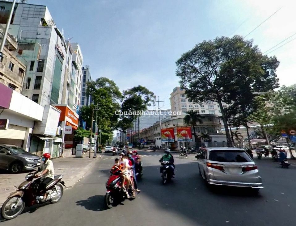 CHO THUÊ NHÀ 4.3X20 MT NGUYỄN THỊ MINH KHAI, QUẬN 3, VỈA HẺ RỘNG