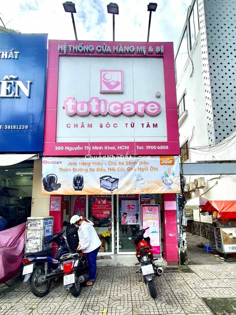 CHO THUÊ NHÀ 4.3X20 MT NGUYỄN THỊ MINH KHAI, QUẬN 3, VỈA HẺ RỘNG