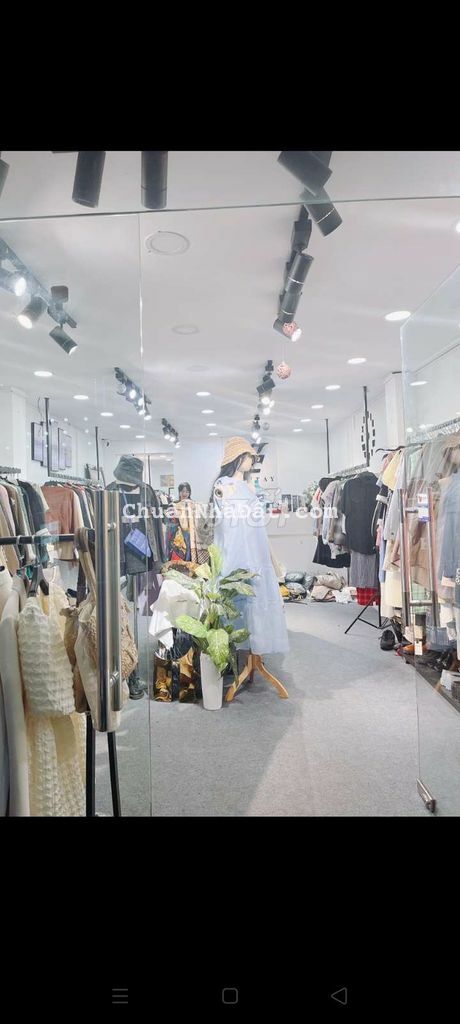 Nhà mặt tiền Ngô Quyền , ngang 4.5 dài 25m , có lề. Nhà mặt tiền Ngô Quyền , ngang 4.5 dài 25m , có lề.