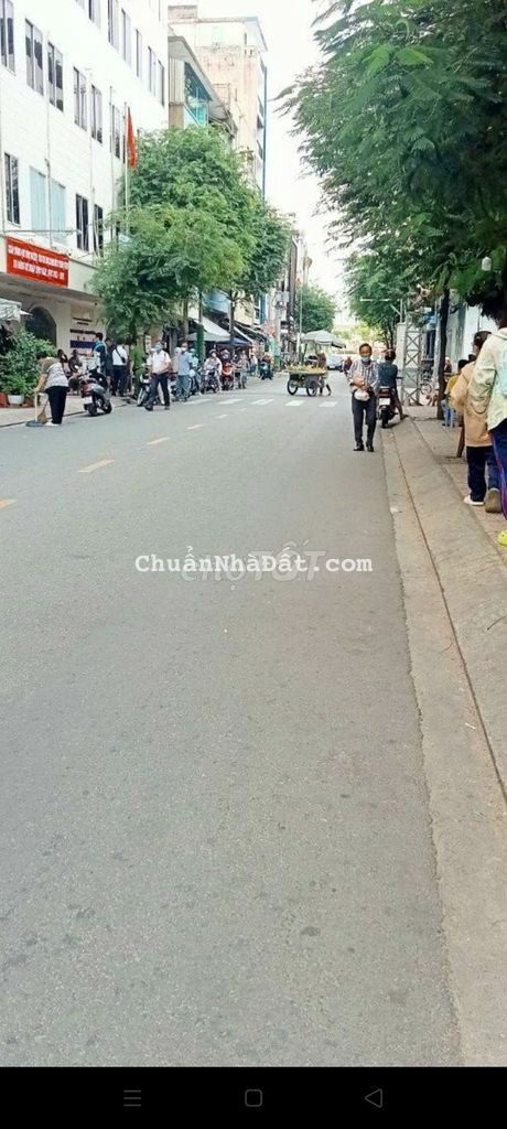 Nhà mặt tiền Ngô Quyền , ngang 4.5 dài 25m , có lề. Nhà mặt tiền Ngô Quyền , ngang 4.5 dài 25m , có lề.