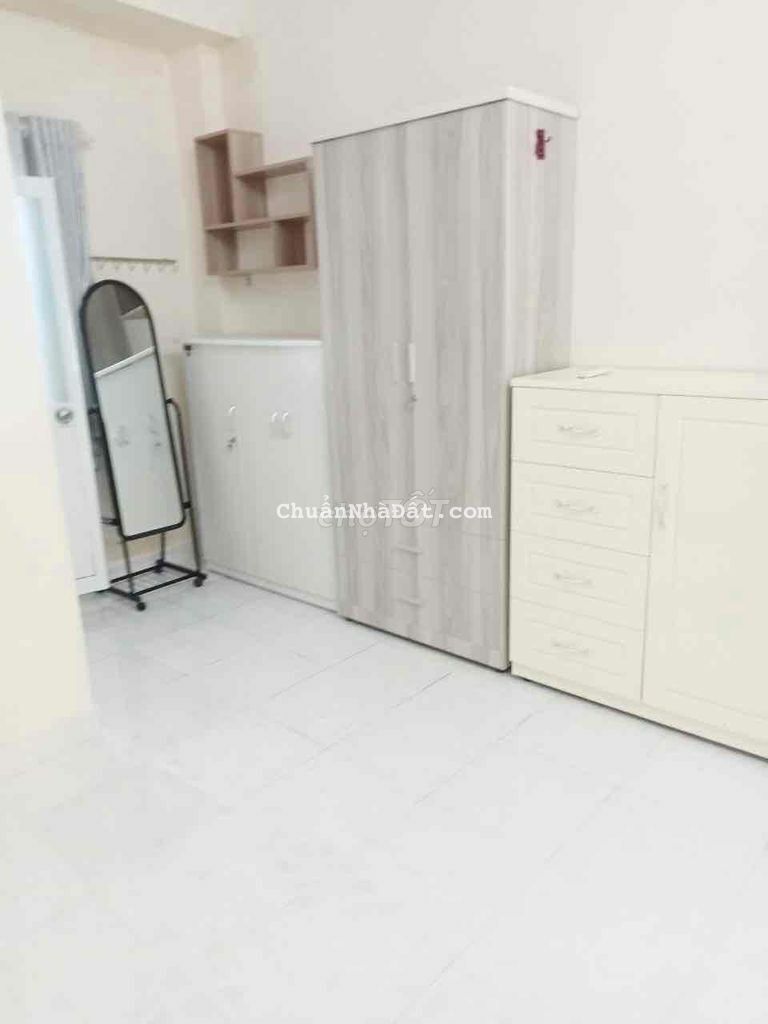 Nhà Nguyễn Văn Cừ 2 phòng ngủ kết hợp kinh doanh nhỏ