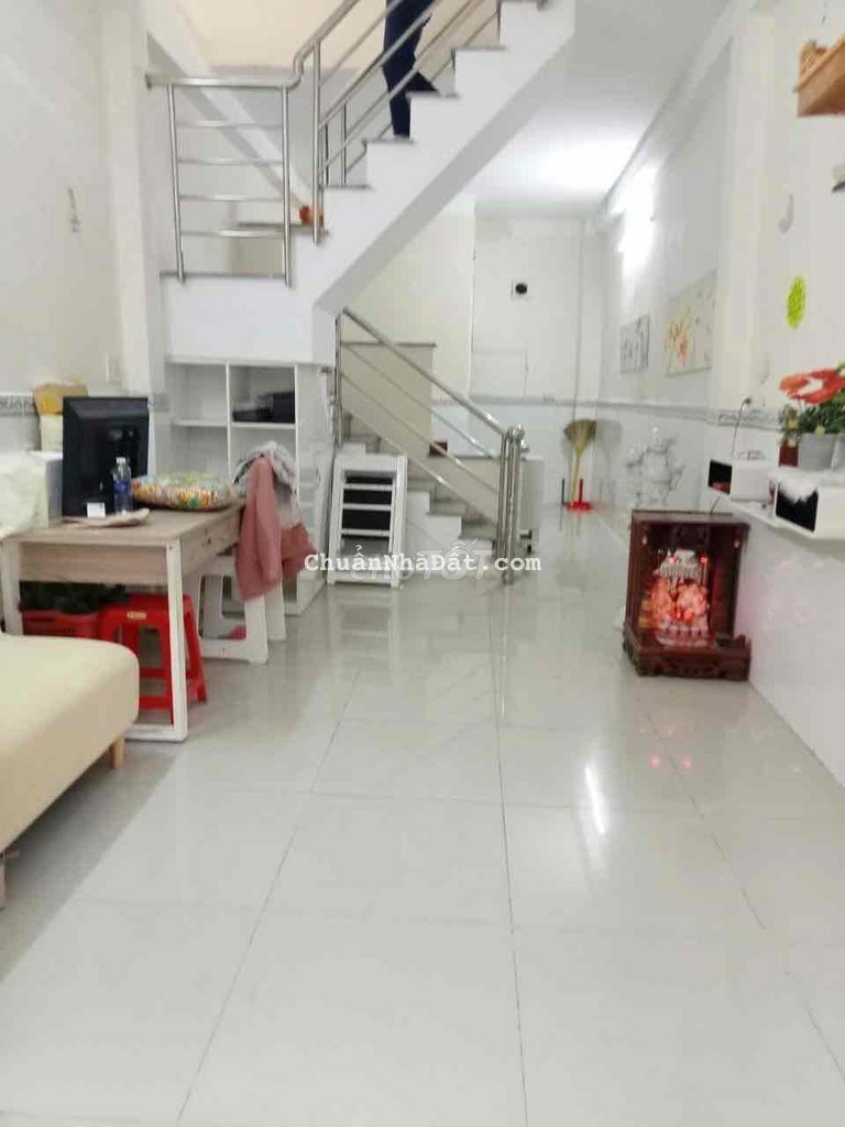 Nhà Nguyễn Văn Cừ 2 phòng ngủ kết hợp kinh doanh nhỏ