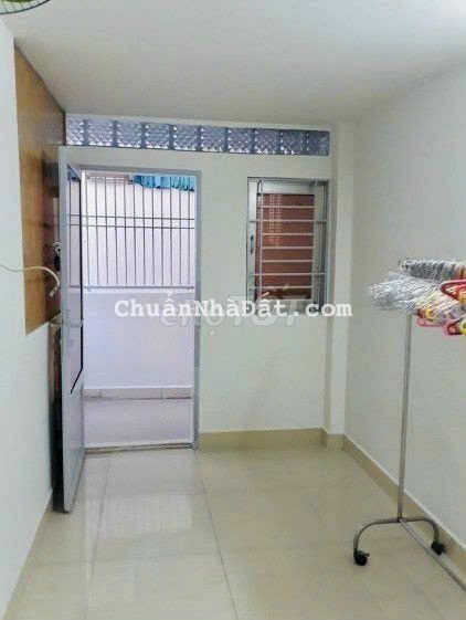 Cho thuê nhà Huỳnh Mẫn Đạt, P2, Q5. DT: 3.2x13m, 2 lầu, 3PN. 12 triệu