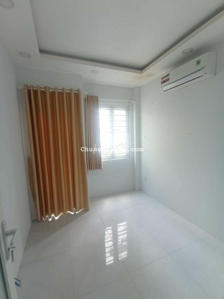 Nhà Trần Bình Trọng, mới sơn, 3 phòng ngủ gần chợ Cao Đạt.