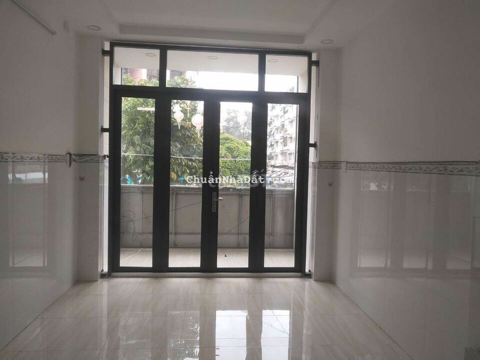 Nhà mặt tiền Nguyễn Trãi, trệt 5 lầu, kinh doanh tự do, chủ dễ tính