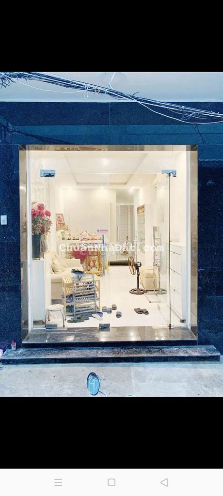 Nhà Trần Hưng Đạo, hẻm xe hơi, trệt 3 lầu, đủ nội thất.