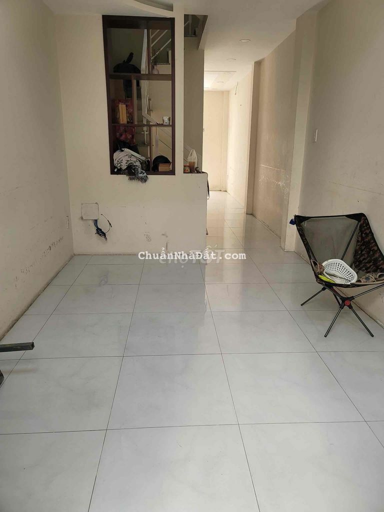 Cho thuê nhà Trần Bình Trọng và Cao Đạt 3 phòng ngủ