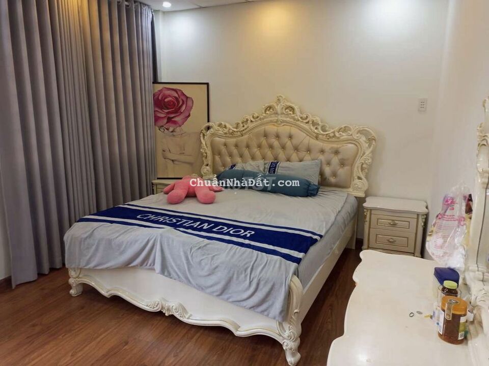 Nhà Trần Hưng Đạo, 2 phòng ngủ, nội thất như ảnh, gần mặt tiền