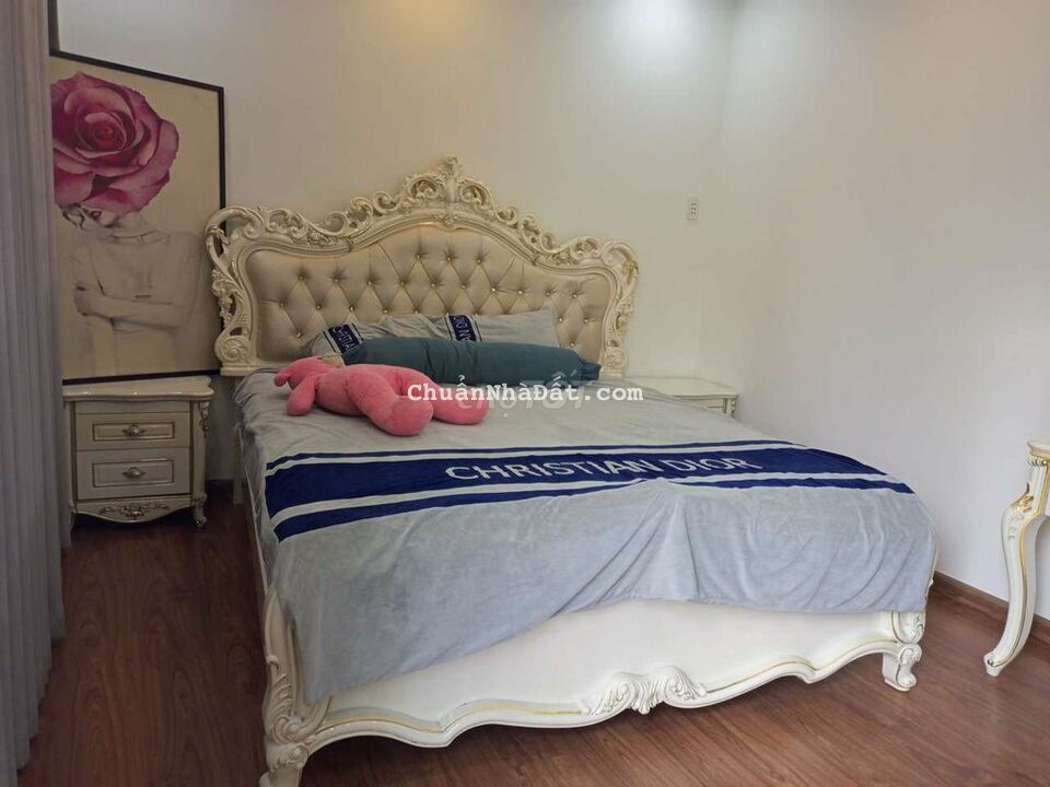 Nhà Trần Hưng Đạo, 2 phòng ngủ, nội thất như ảnh, gần mặt tiền