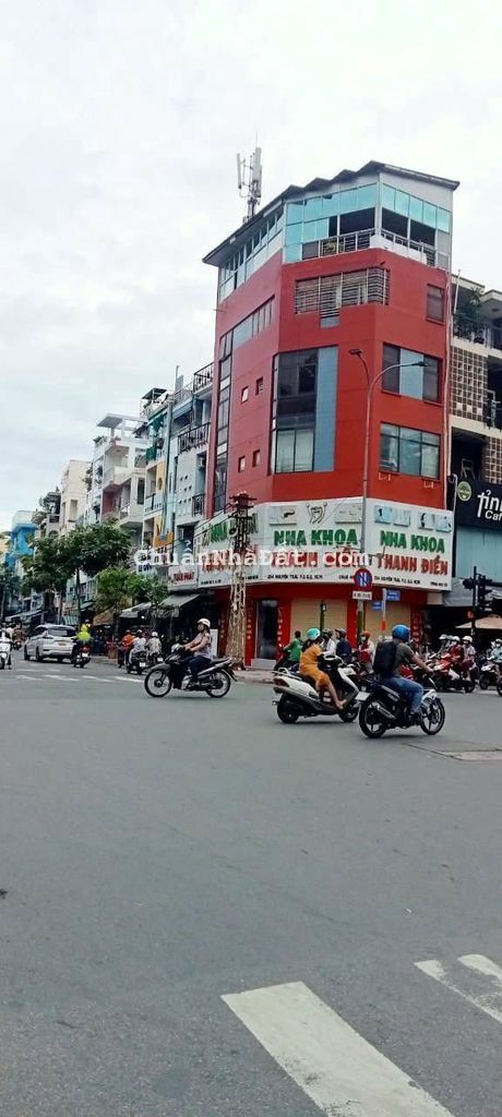 Nhà gốc 2 mặt tiền Nguyễn Trãi , trệt 6 lầu, khu sầm uất.