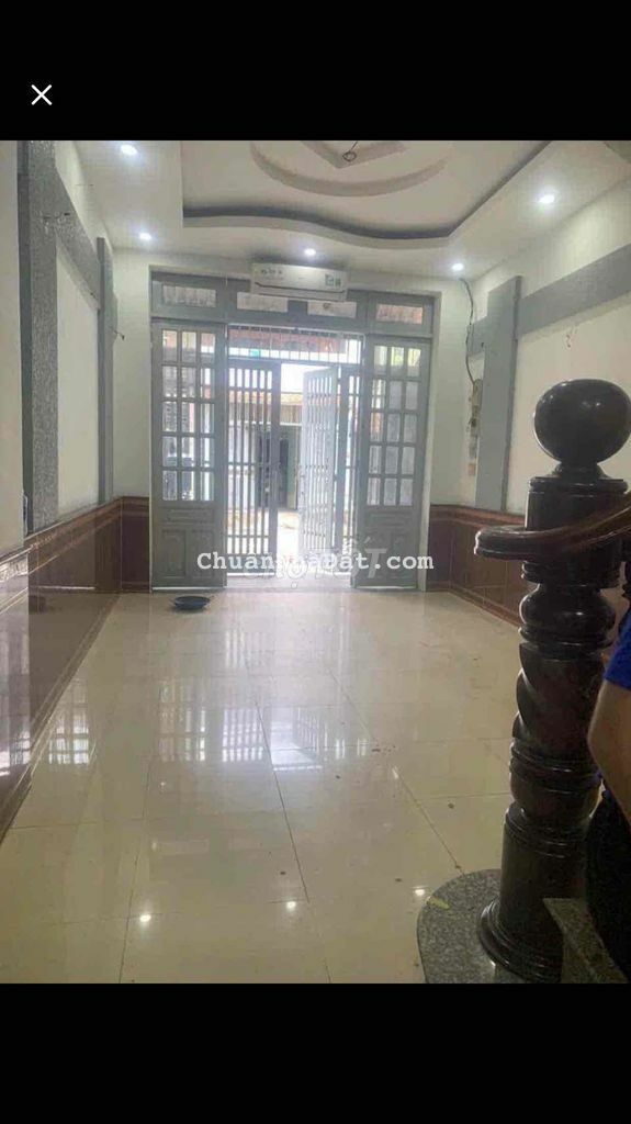 Nhà thuê 4 tầng 4PN có nội thất KDC Bình Phú