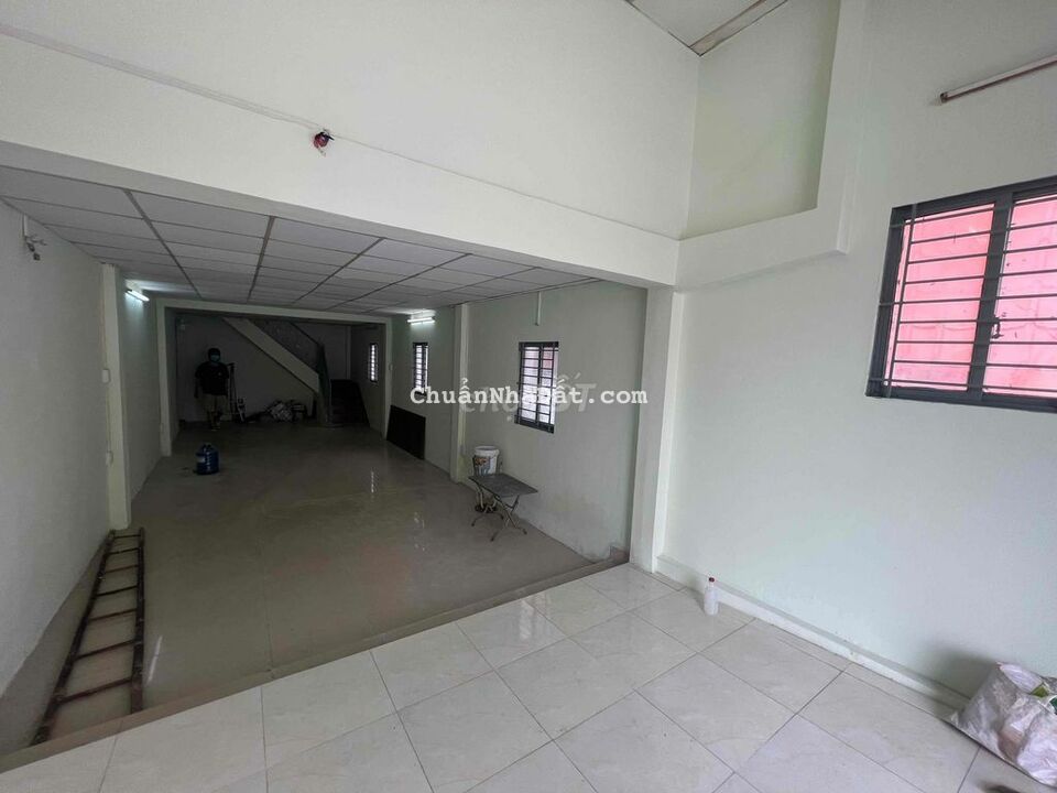 Cho Thuê Nhà MT 547 Phạm Văn Chí - Q6 [4m x 18m]