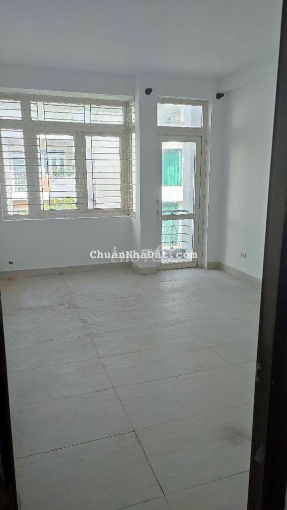 MT nhà ngay chợ Hồ Trọng Quý 4x20 1 lửng 3 lầu