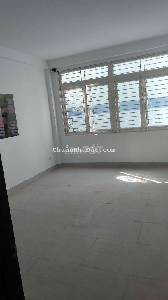 MT nhà ngay chợ Hồ Trọng Quý 4x20 1 lửng 3 lầu