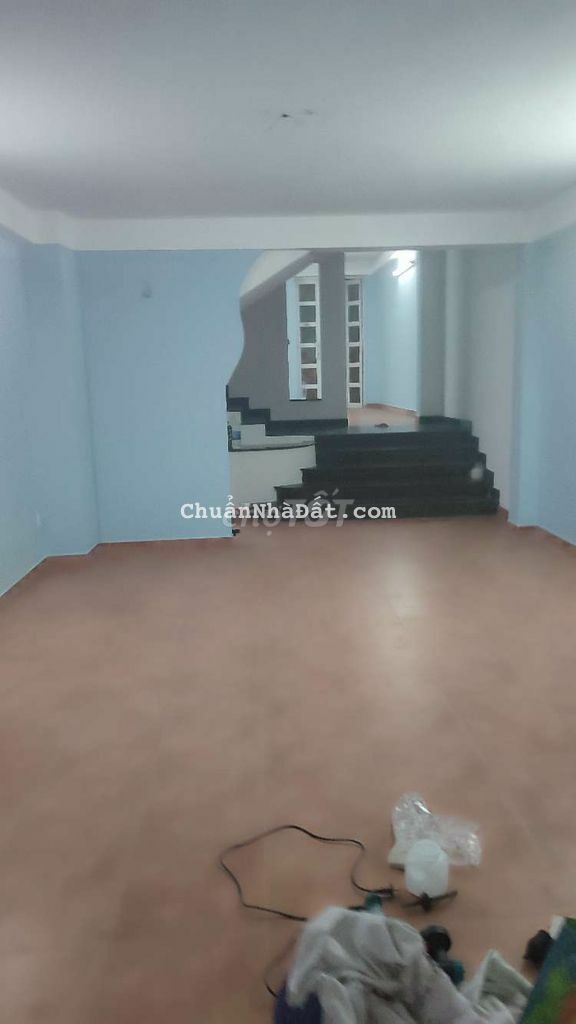 Nhà mới sát metro 4x20 3 lầu 1t có 6Pn có máy lạnh