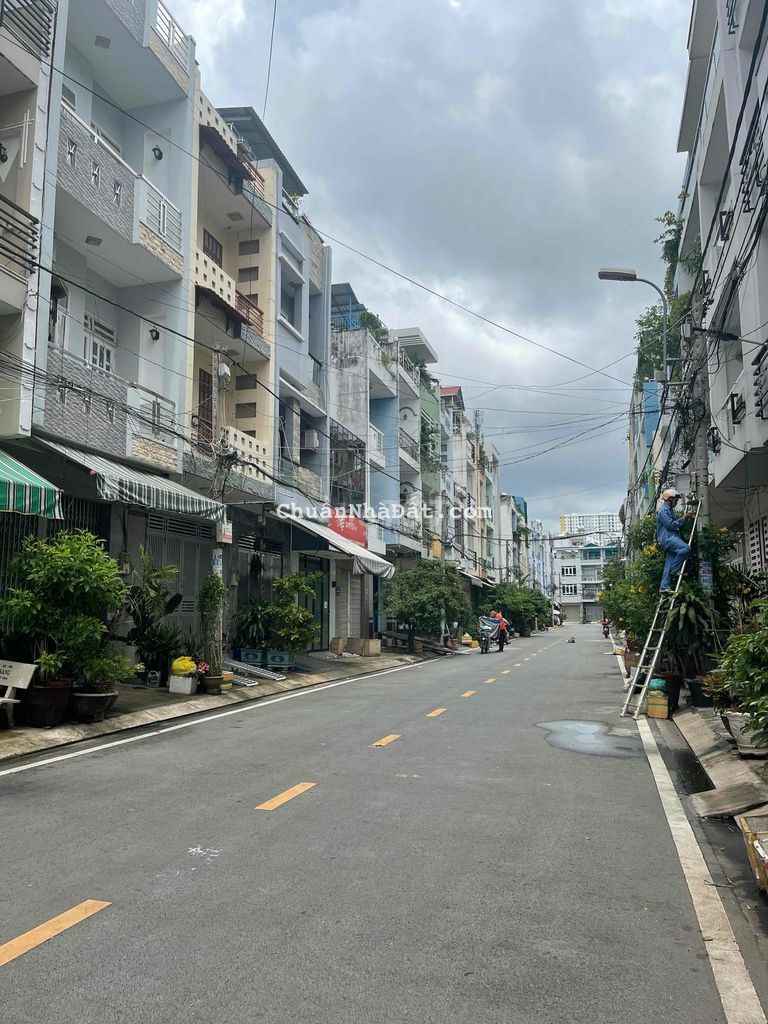 🌺Nhà cho thuê ngay chợ Hồ trọng quý Q6. DT : 4m*19m.3,5 tấm . Giá : 20