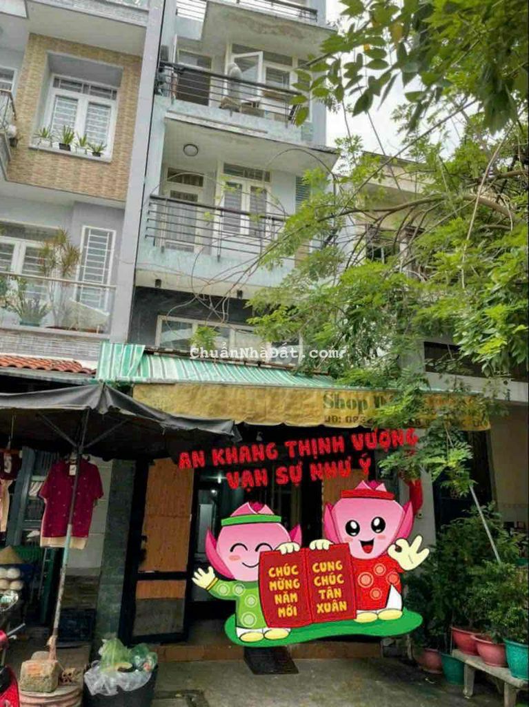 🌺Nhà cho thuê ngay chợ Hồ trọng quý Q6. DT : 4m*19m.3,5 tấm . Giá : 20