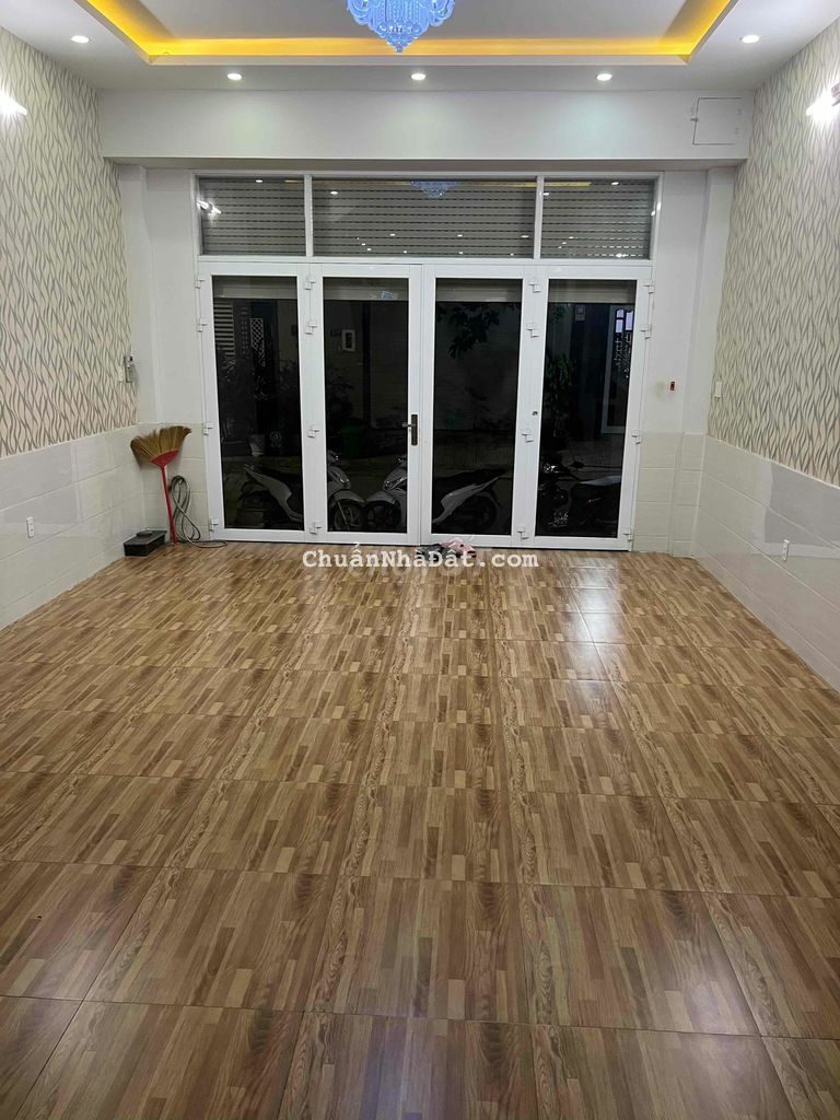 Trệt 3 Lầu Mặt Tiền ĐS Hoàng Quốc Việt Khu LaCaSa Trệt 3 Lầu Mặt Tiền ĐS Hoàng Quốc Việt Khu LaCaSa