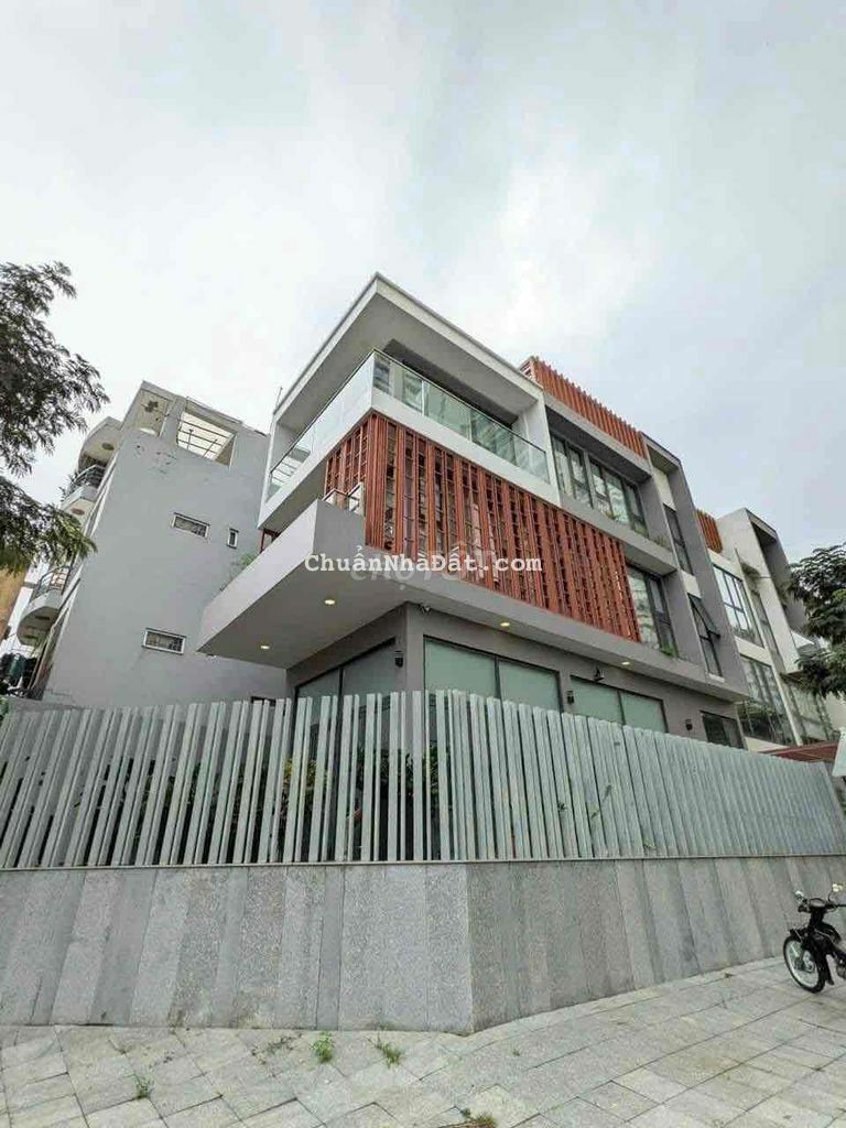 Góc 2 Mặt Tiền Nguyễn Thị Thập