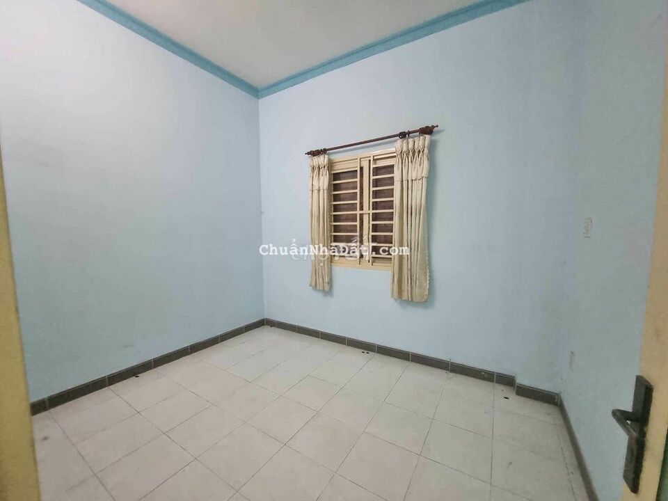 Cho thuê nhà 4.2x25m hẻm Chuyên Dùng Chính, Phú Mỹ.