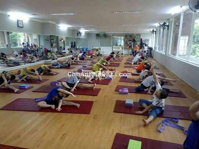 Cho thuê tòa nhà đường số Tân Quy, hầm 5 lầu,thang máy,18 phòng ,900m2