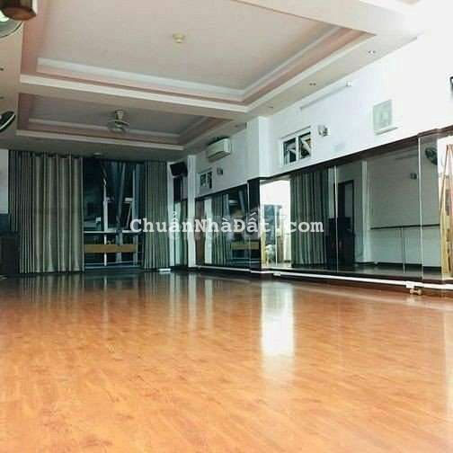 Cho thuê tòa nhà đường số Tân Quy, hầm 5 lầu,thang máy,18 phòng ,900m2