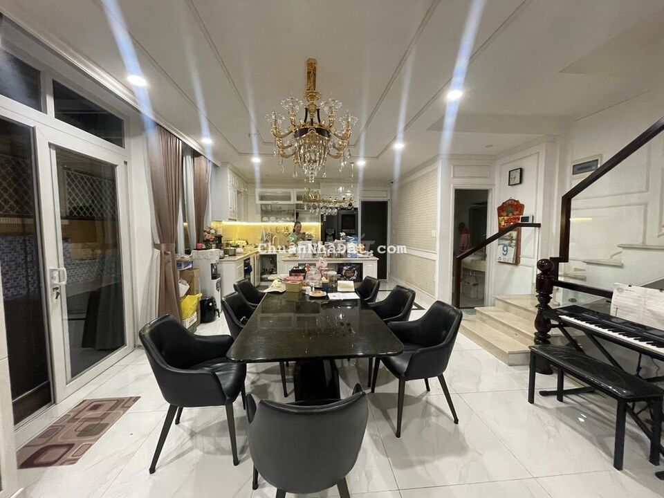 NP Jamona Golden Silk thuê từ 22-25 triệu/tháng