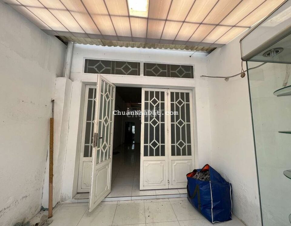 Nhà rộng mt đg số 53 tân quy _dt:4x23m_1lửng_3pn