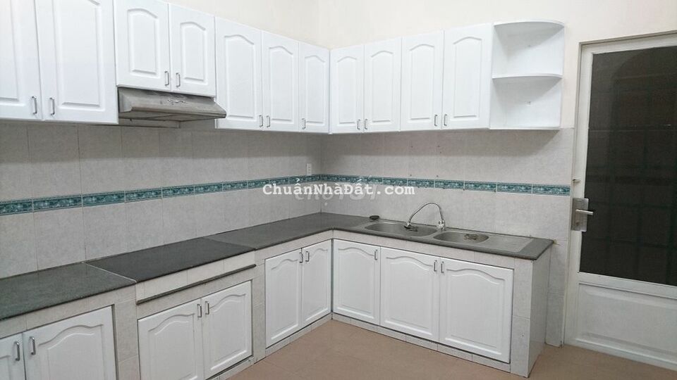 Cho thuê biệt thự hẻm xe hơi 739 kiều đàm P.Tân Hưng Quận 7