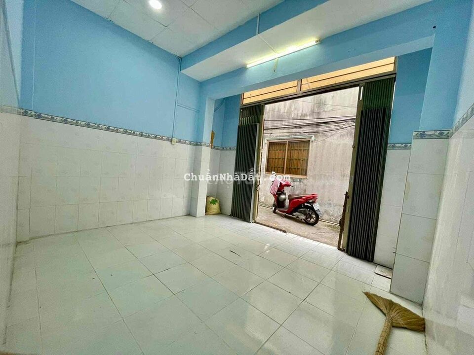 🌹 NHÀ CHO THUÊ CẤP 4 - 1PN 1WC - HẺM 160 NVQ 🌹