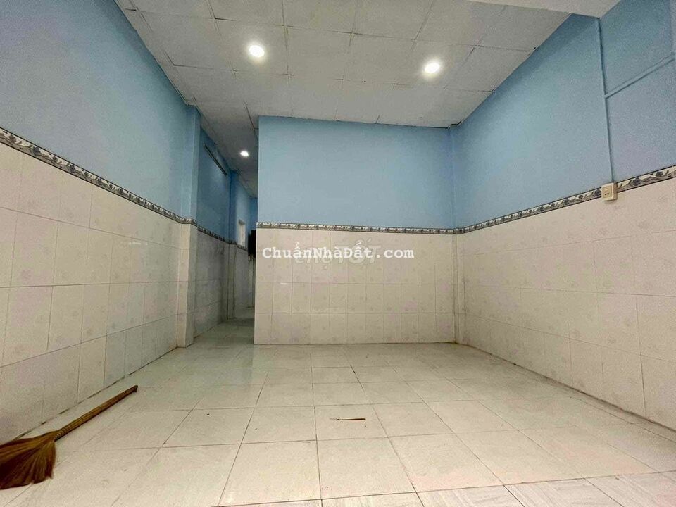 🌹 NHÀ CHO THUÊ CẤP 4 - 1PN 1WC - HẺM 160 NVQ 🌹