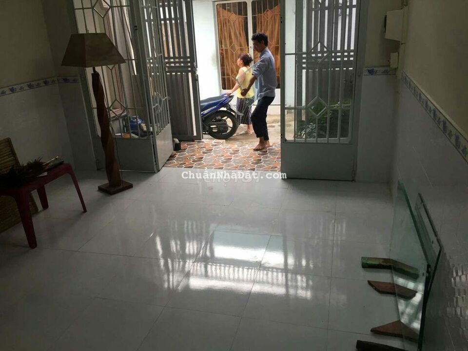 Nhà trệt lầu 2pn hẻm đường Nguyễn Văn Quỳ