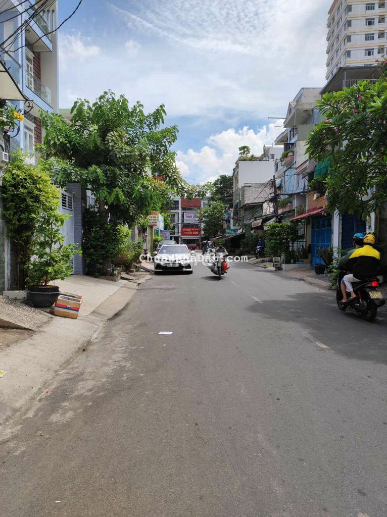 Cho thuê nhà mt đường số ngay Lâm Văn Bền 3 lầu sân thượng