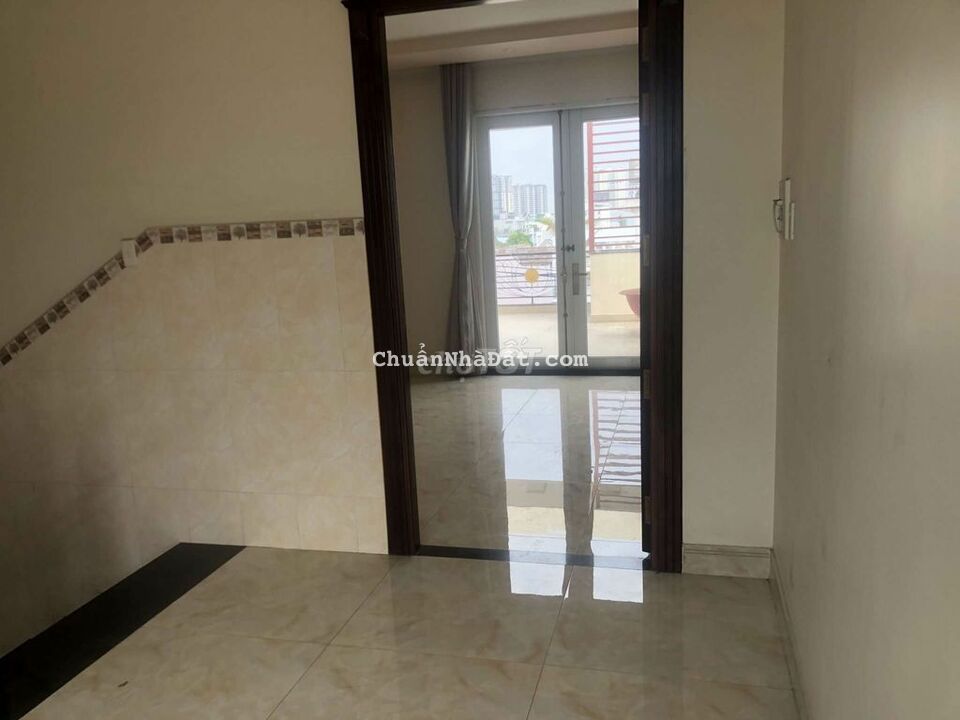 Q7. Cho thuê nhà nguyên căn đường lớn