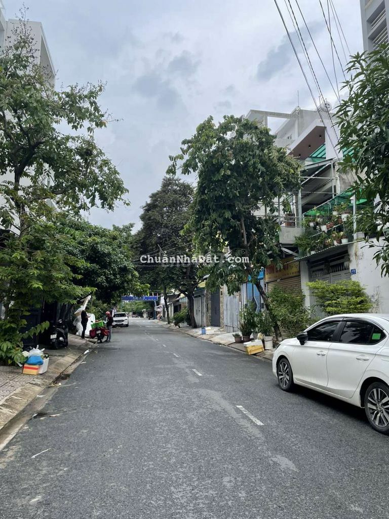 Nhà 2 lầu 4pn, mặt tiền hẻm 8m