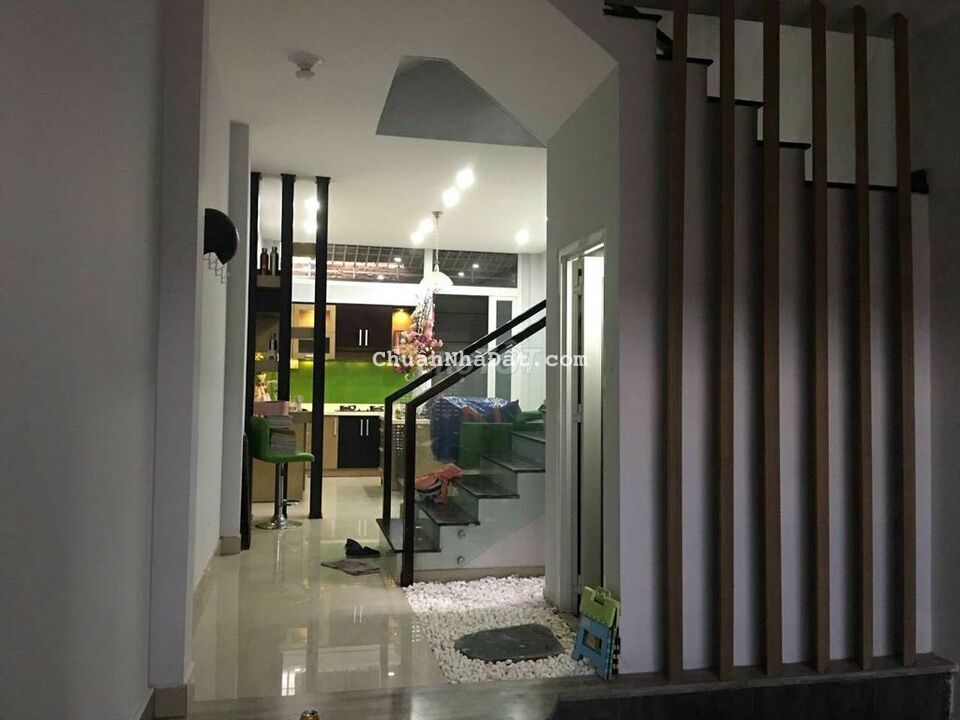 Cho thuê nguyên căn 4x16m 2 lầu MT Kiều Đàm giá 28tr thương lượng Cho thuê nguyên căn 4x16m 2 lầu MT Kiều Đàm giá 28tr thương lượng