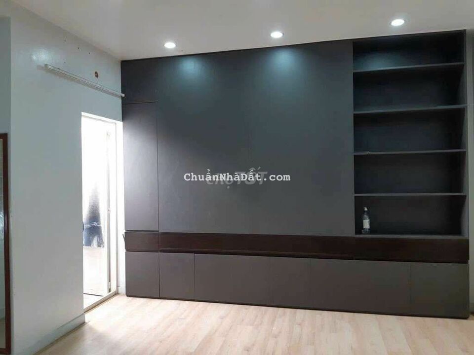 Nhà mới mt đg rộng 8m gò ô môi. Dt:5x12m.2 lầu.4pn