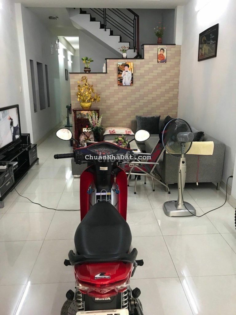 Cho thuê nhà 4x20m đường số Tân Quy, Q.7