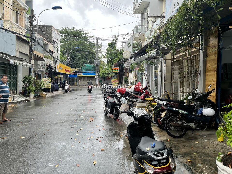 Cho thuê nhà C4 dt 4x20m đường số Tân Quy, Q.7