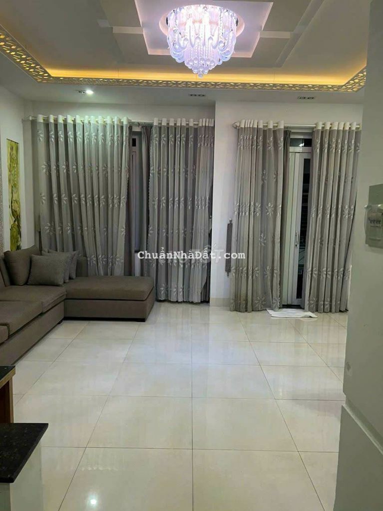 Nhà 2 lầu dt 5x18m Hoàng Quốc Việt