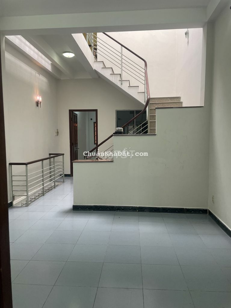 Nhà 2 lầu 4x24m mặt tiền kinh doanh Lý Phục Man Nhà 2 lầu 4x24m mặt tiền kinh doanh Lý Phục Man